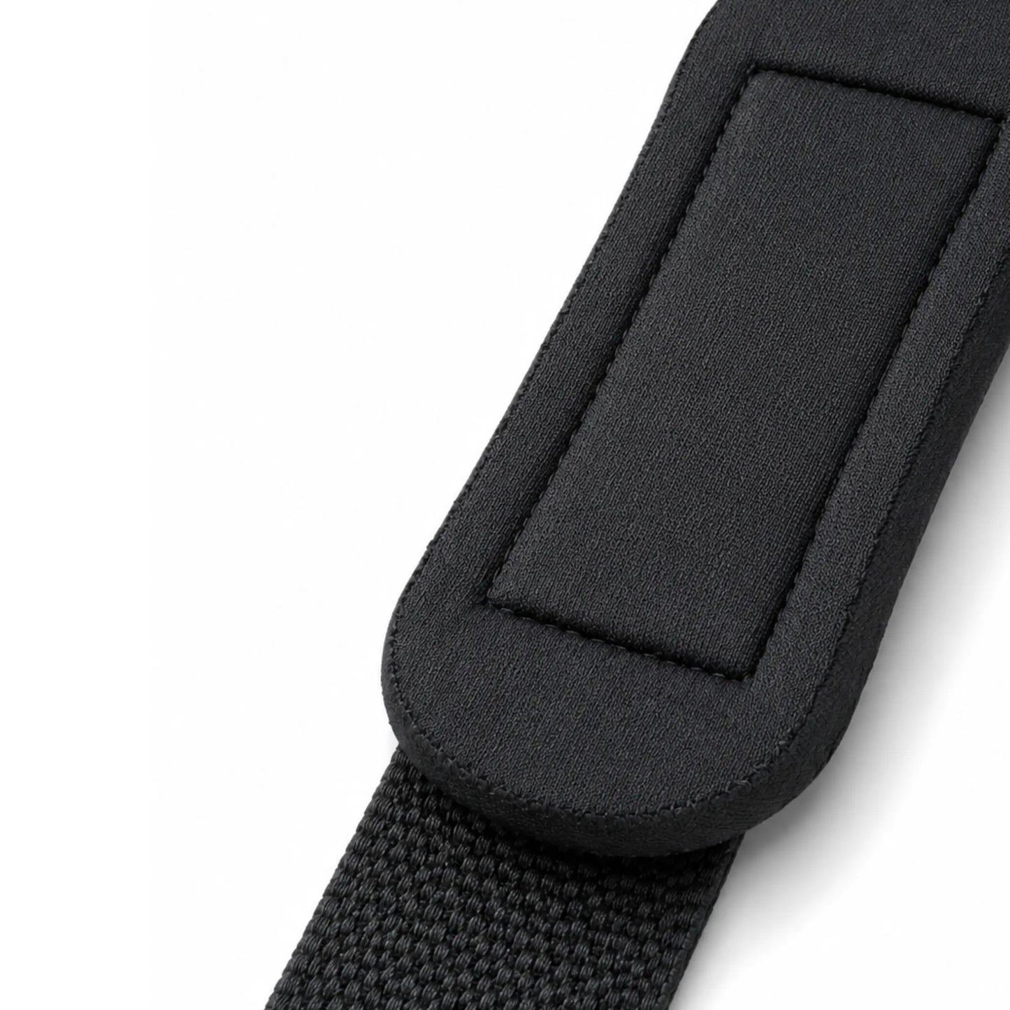 Detalhe do acolchoamento para o pulso e das costuras do strap para academia